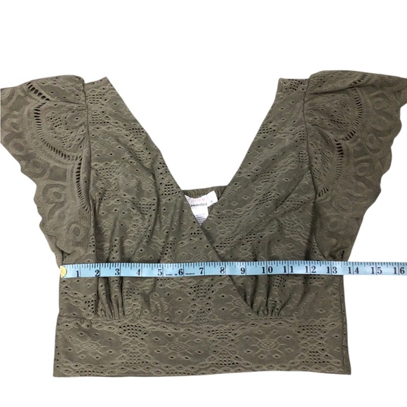 Urban Romantics Eyelet Smocked Top Large - Picture 7 of 8